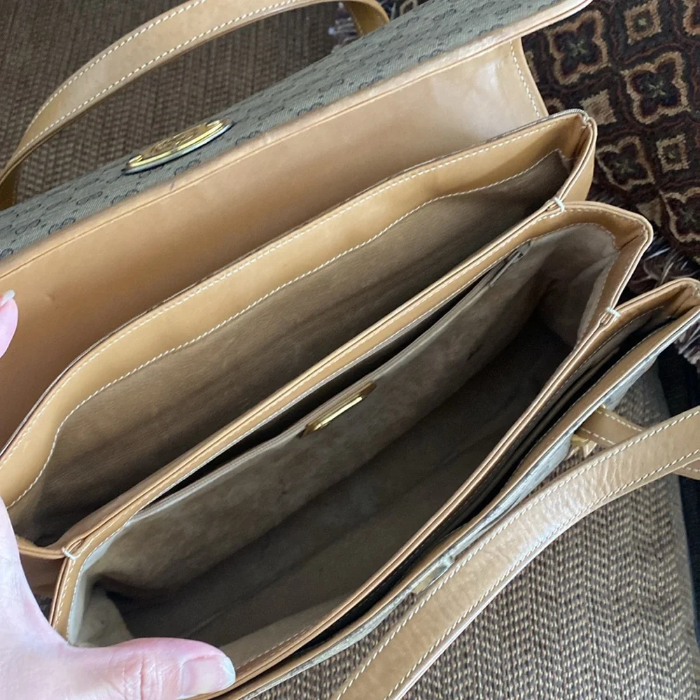 Vintage Gucci handbag - Picture 8 of 17